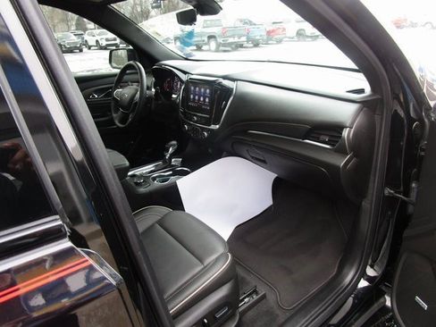 Certified 2023 Chevrolet Traverse Premier w/ Redline Edition image 28