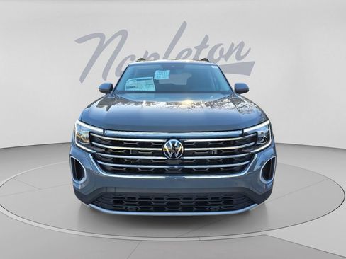 New 2026 Volkswagen Atlas SE FWD image 2