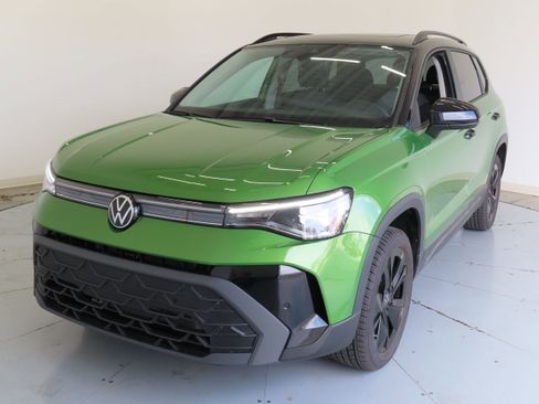 New 2026 Volkswagen Taos SE FWD image 9