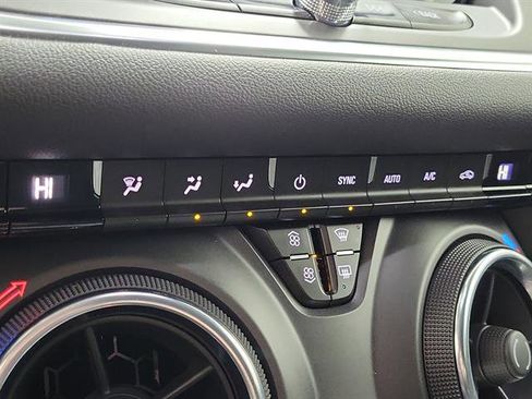 Used 2021 Chevrolet Blazer LT image 26