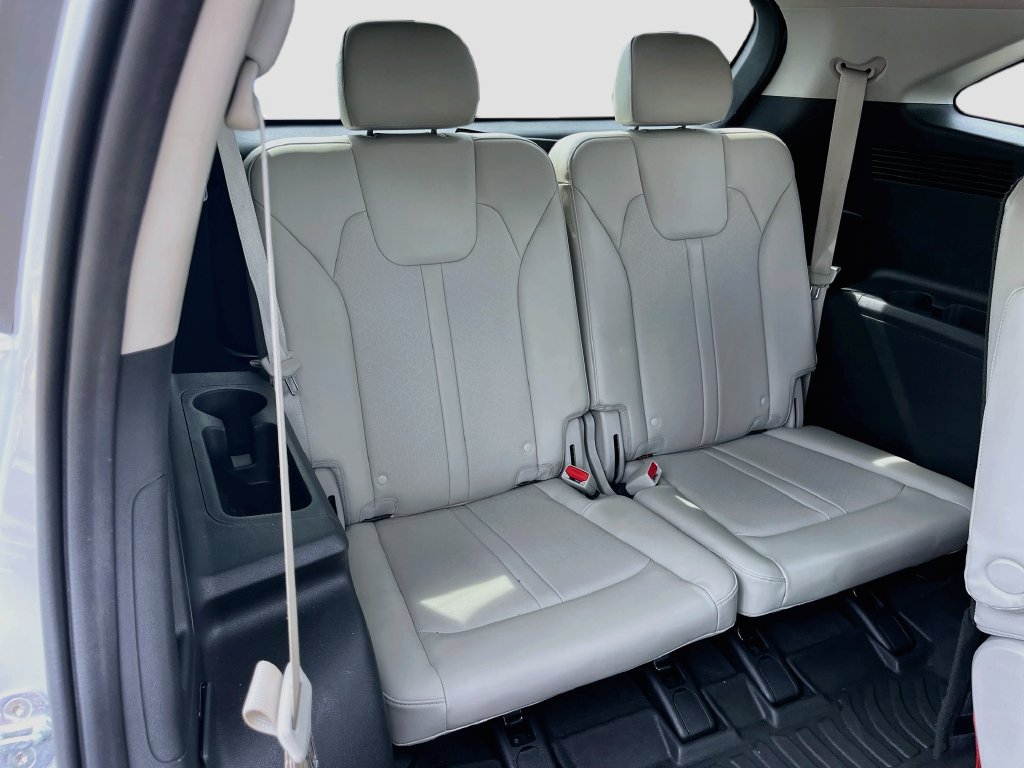 Used 2022 Kia Sorento EX w/ Panoramic Sunroof Package FWD image 27