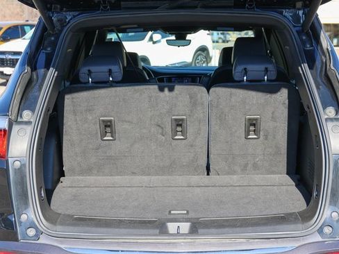 Used 2024 Buick Enclave Premium image 8