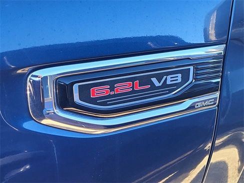 Used 2022 GMC Sierra 1500 SLT w/ SLT Premium Plus Package image 9