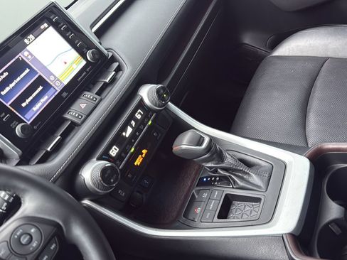 Used 2020 Toyota RAV4 Limited w/ Limited Grade Weather Package FWD image 20