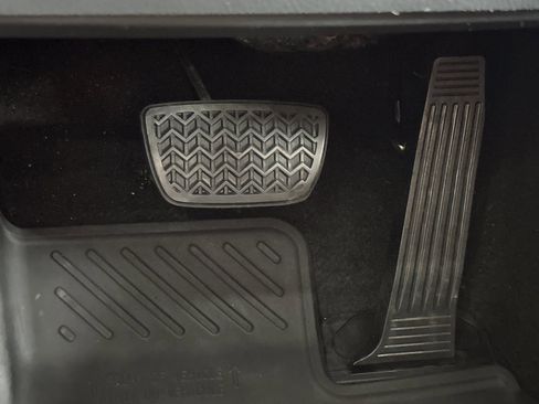 Used 2021 Toyota Camry SE image 36