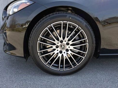 Used 2025 Mercedes-Benz C 300 4MATIC Sedan image 5