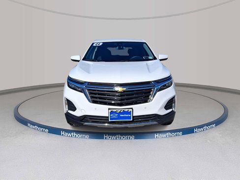 Used 2024 Chevrolet Equinox LT image 2