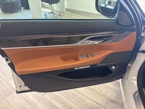 Used 2017 BMW 740i RWD image 14