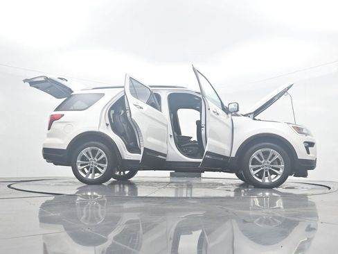 Used 2018 Ford Explorer XLT w/ Equipment Group 202A AWD/4WD image 37