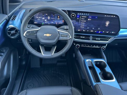 New 2026 Chevrolet Equinox EV LT image 13