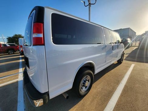 Used 2025 Chevrolet Express 3500 LT w/ LT Preferred Equipment Group RWD image 3