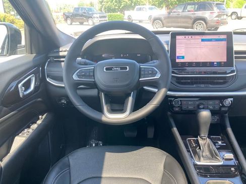 New 2024 Jeep Compass Limited w/ High Altitude Package image 14