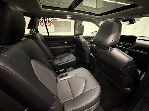 Certified 2024 Toyota Grand Highlander AWD image 7