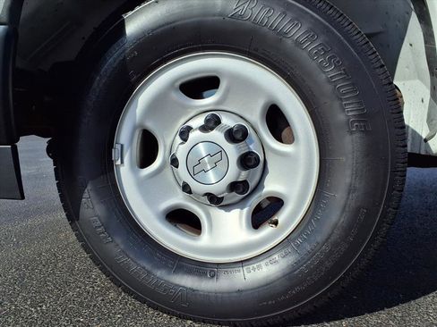 Used 2019 Chevrolet Express 3500 LS image 33