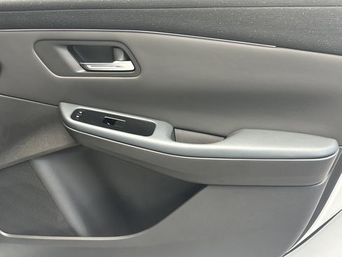 New 2026 Nissan Leaf Platinum+ w/ Cargo Package (Platinum+) image 14