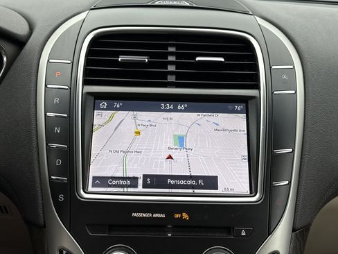 Used 2019 Lincoln Nautilus Select image 16