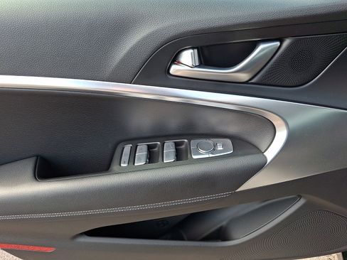 Certified 2026 Genesis G70 2.5T AWD/4WD image 12