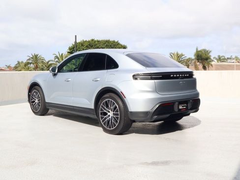 Certified 2025 Porsche Macan Electric RWD image 3