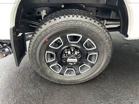 New 2026 Ford F250 Platinum image 40