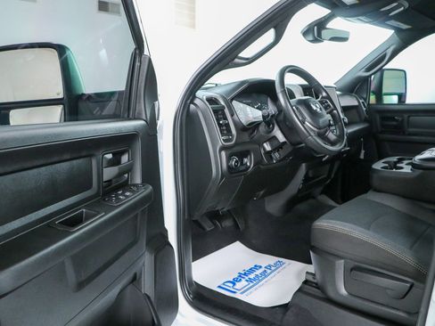 Used 2024 RAM 2500 Tradesman w/ Chrome Appearance Group AWD/4WD image 3