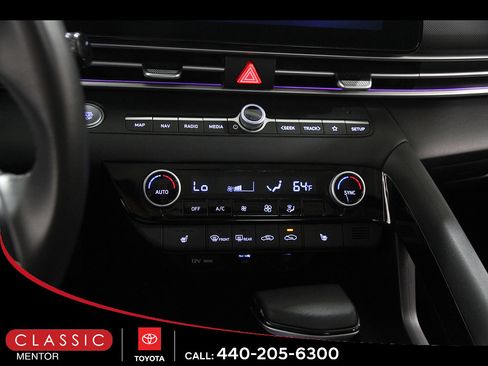 Used 2025 Hyundai Elantra SEL FWD image 14