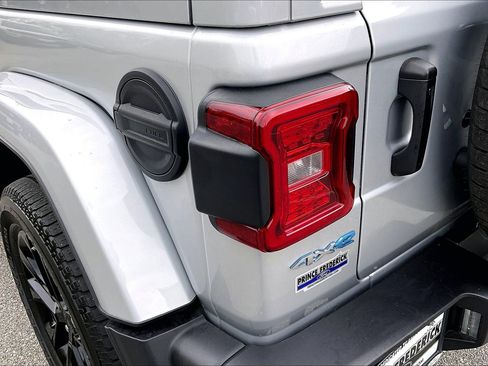 Used 2023 Jeep Wrangler Sahara w/ Cold Weather Group image 28