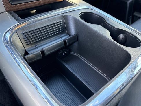 Used 2016 RAM 1500 Laramie image 7