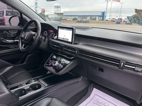 Used 2021 Lincoln Corsair AWD w/ Premium Package image 9
