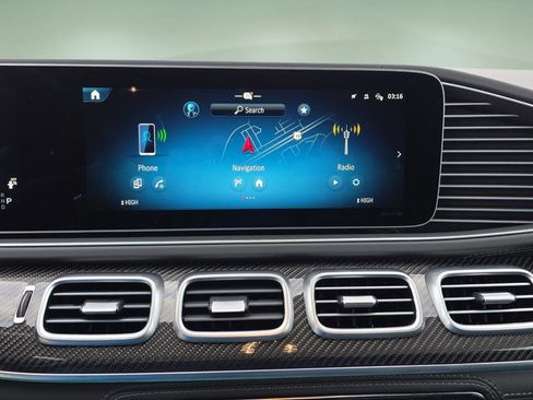 Used 2025 Mercedes-Benz GLS 63 AMG 4MATIC image 37