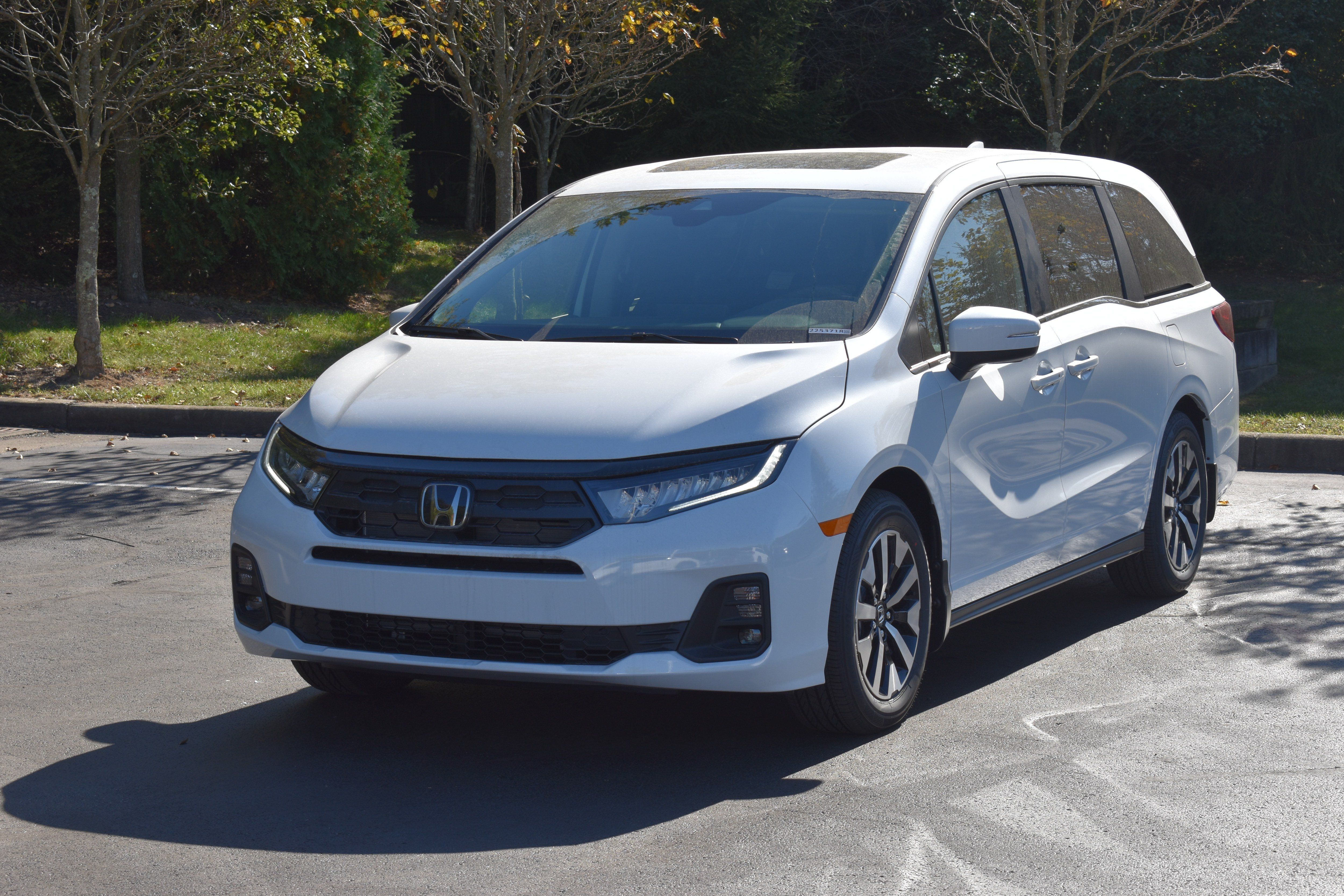 New 2027 Honda Odyssey EX-L image 3