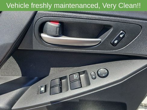 Used 2012 MAZDA MAZDA3 i Touring FWD image 29