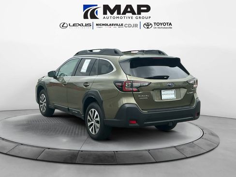 Used 2025 Subaru Outback Premium AWD/4WD image 3