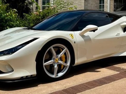 Used 2021 Ferrari F8 Tributo RWD image 5