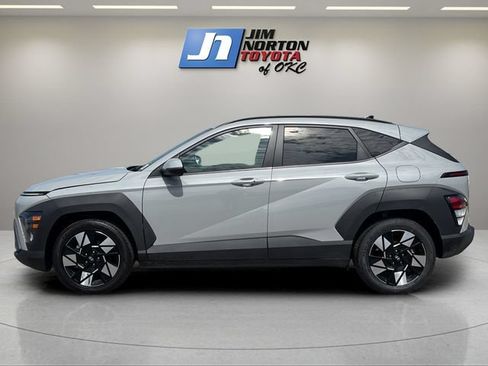 Used 2025 Hyundai Kona SEL FWD image 8