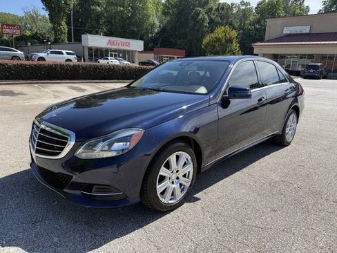 Used 2014 Mercedes-Benz E 350 Sedan image 3