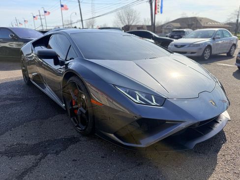 Used 2021 Lamborghini Huracan EVO image 20