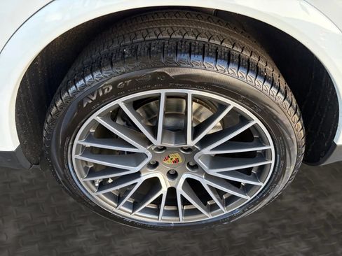 Used 2020 Porsche Cayenne AWD/4WD image 37