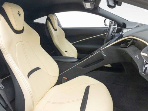 Used 2022 Ferrari Roma image 4