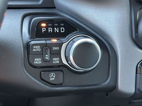 Used 2022 RAM 1500 Big Horn AWD/4WD image 18