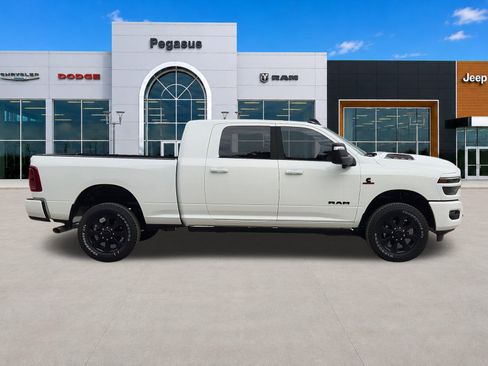 New 2026 RAM 2500 Laramie AWD/4WD image 7