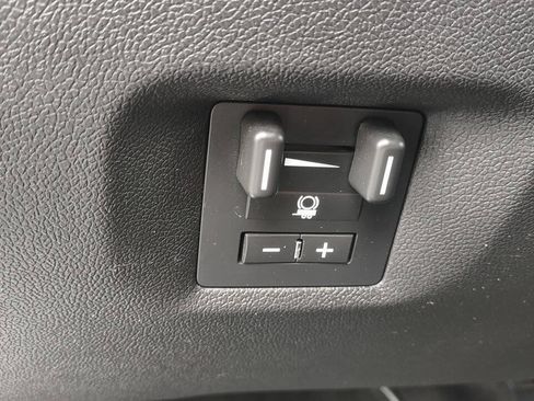 Used 2013 Chevrolet Silverado 1500 LTZ AWD/4WD image 16