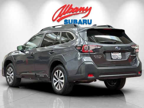 Used 2025 Subaru Outback Premium image 7