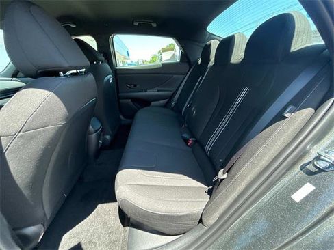 New 2025 Hyundai Elantra SEL image 5