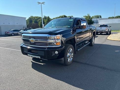 Used 2016 Chevrolet Silverado 2500 High Country w/ Duramax Plus Package AWD/4WD image 21