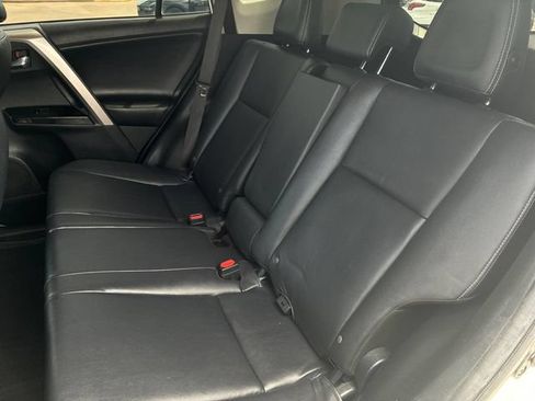 Used 2018 Toyota RAV4 Limited FWD image 10