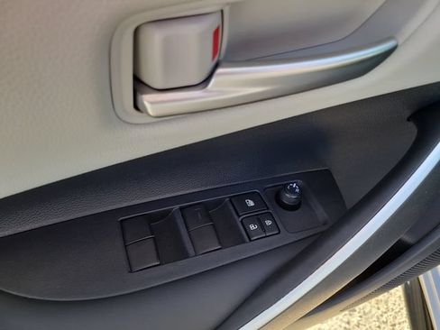 Used 2024 Toyota Corolla SE FWD image 18