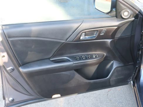 Used 2015 Honda Accord EX-L image 10