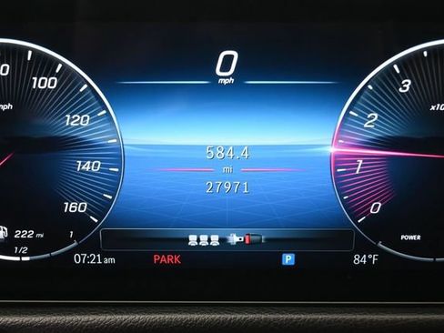 Used 2024 Mercedes-Benz GLB 250 4MATIC image 7