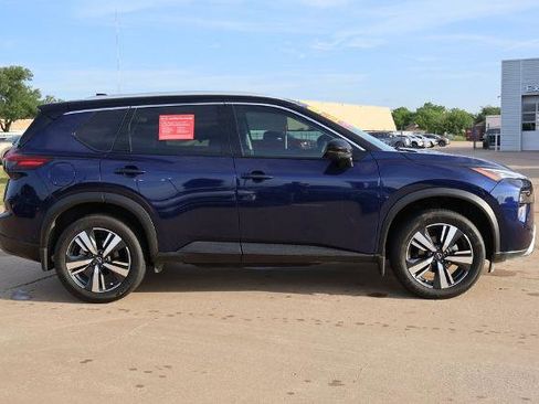 Certified 2024 Nissan Rogue SL w/ SL Premium Package FWD image 4