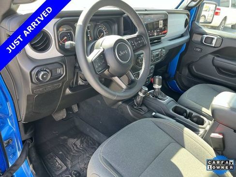 Used 2025 Jeep Wrangler Sport image 14